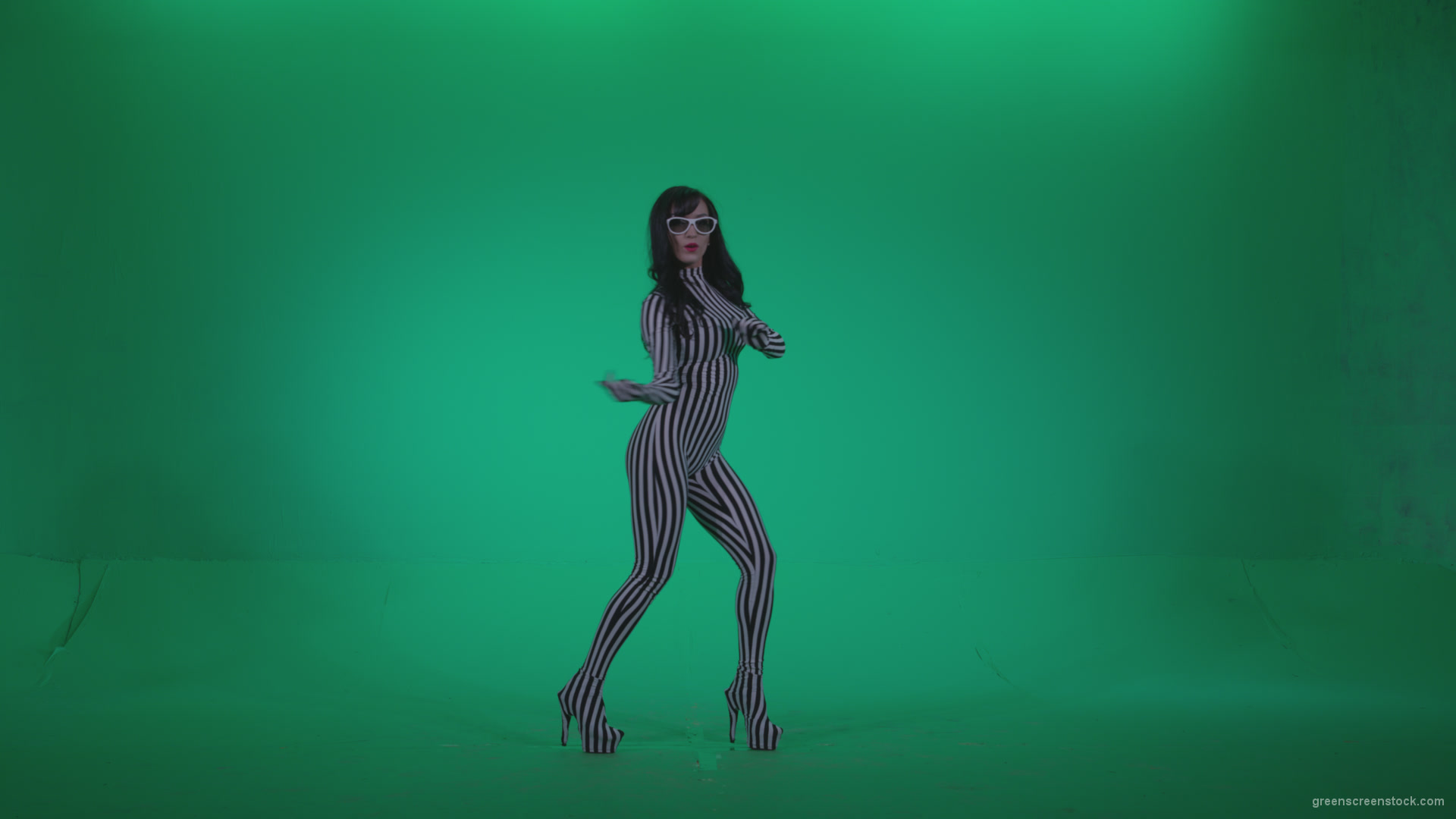 Go-go-Dancer-White-Stripes-s10-Green-Screen-Video-Footage_007 Green Screen Stock