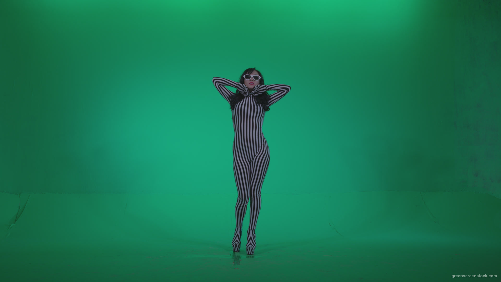 Go-go-Dancer-White-Stripes-s7-Green-Screen-Video-Footage_001 Green Screen Stock