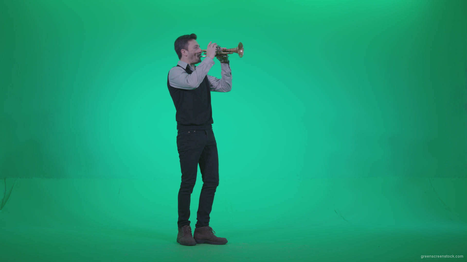 Gold-Trumpet-playing-1_002 Green Screen Stock