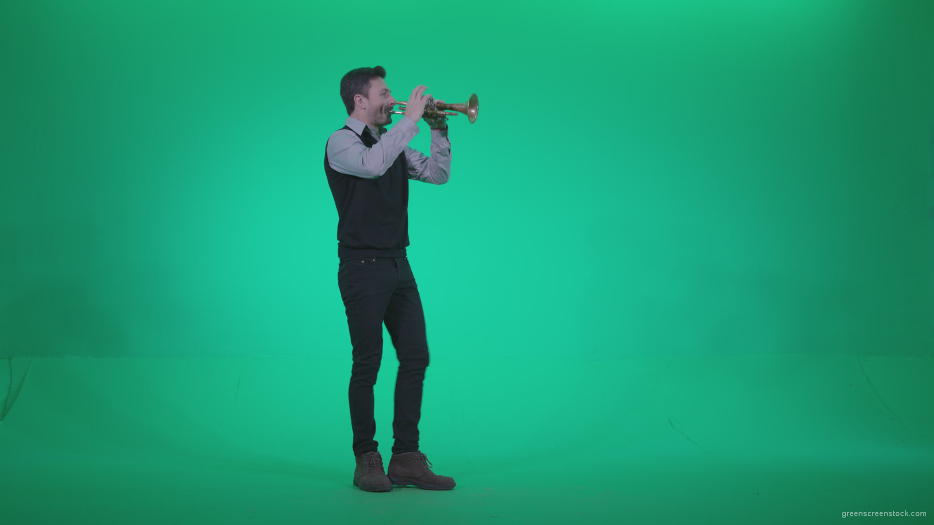 Gold-Trumpet-playing-1_004 Green Screen Stock