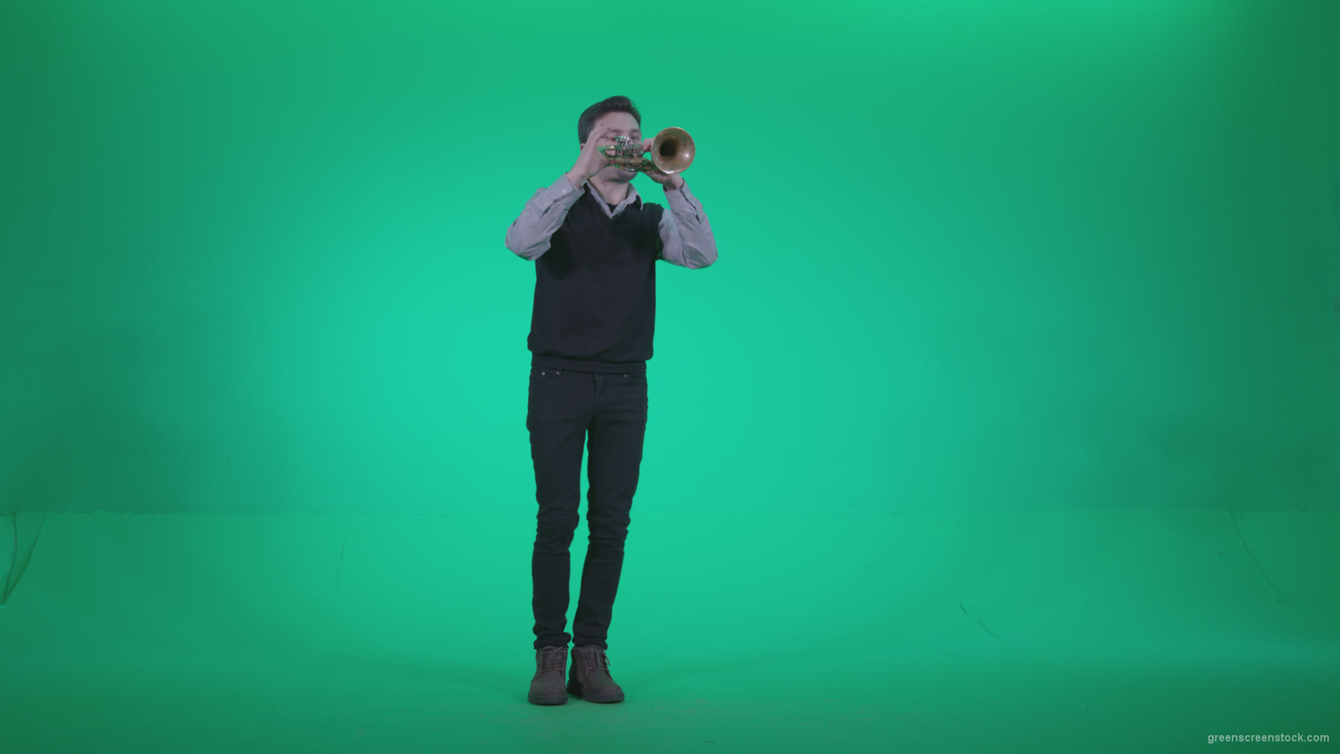 Gold-Trumpet-playing-3_004 Green Screen Stock