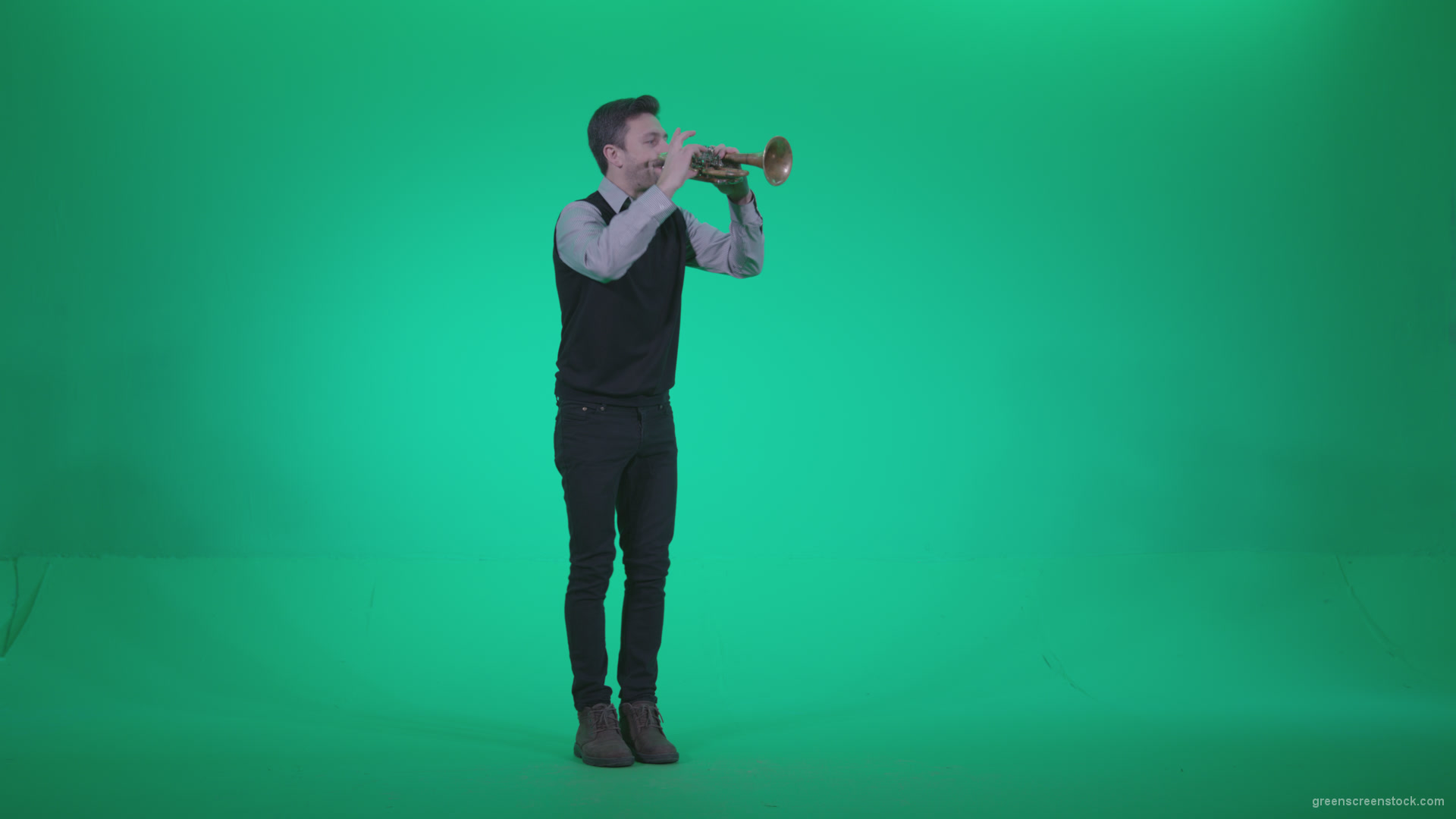 Gold-Trumpet-playing-3_005 Green Screen Stock