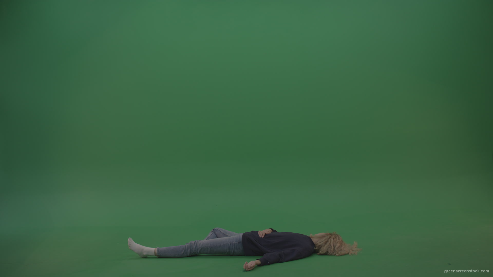 Brave_Fireman_Runs_To_Unconscious_Young_Victim_Girl_Slightly_Wakes_Her_Up_Takes_On_Strong_Hands_And_Carries_Towards_Safety_On_Green_Screen_Wall_Background_001 Green Screen Stock