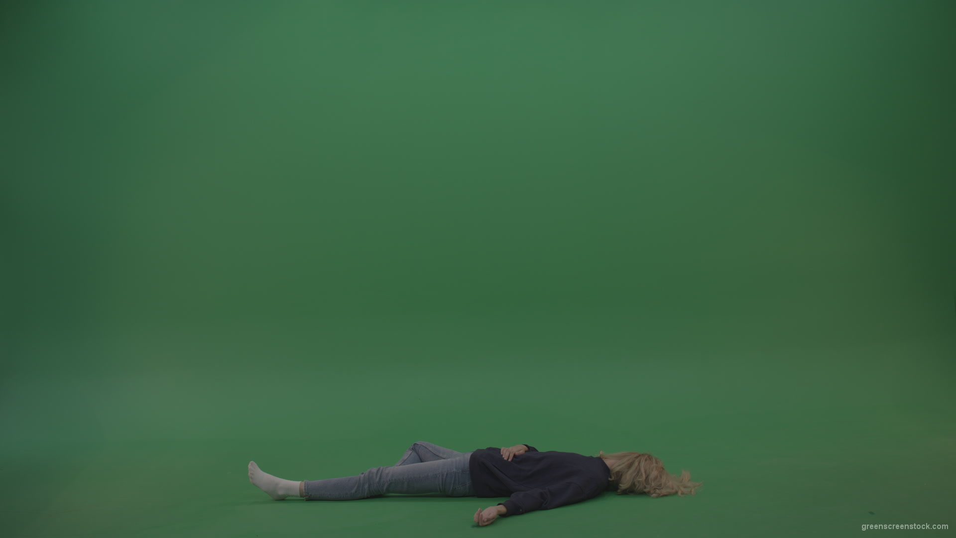 Brave_Fireman_Runs_To_Unconscious_Young_Victim_Girl_Slightly_Wakes_Her_Up_Takes_On_Strong_Hands_And_Carries_Towards_Safety_On_Green_Screen_Wall_Background_002 Green Screen Stock