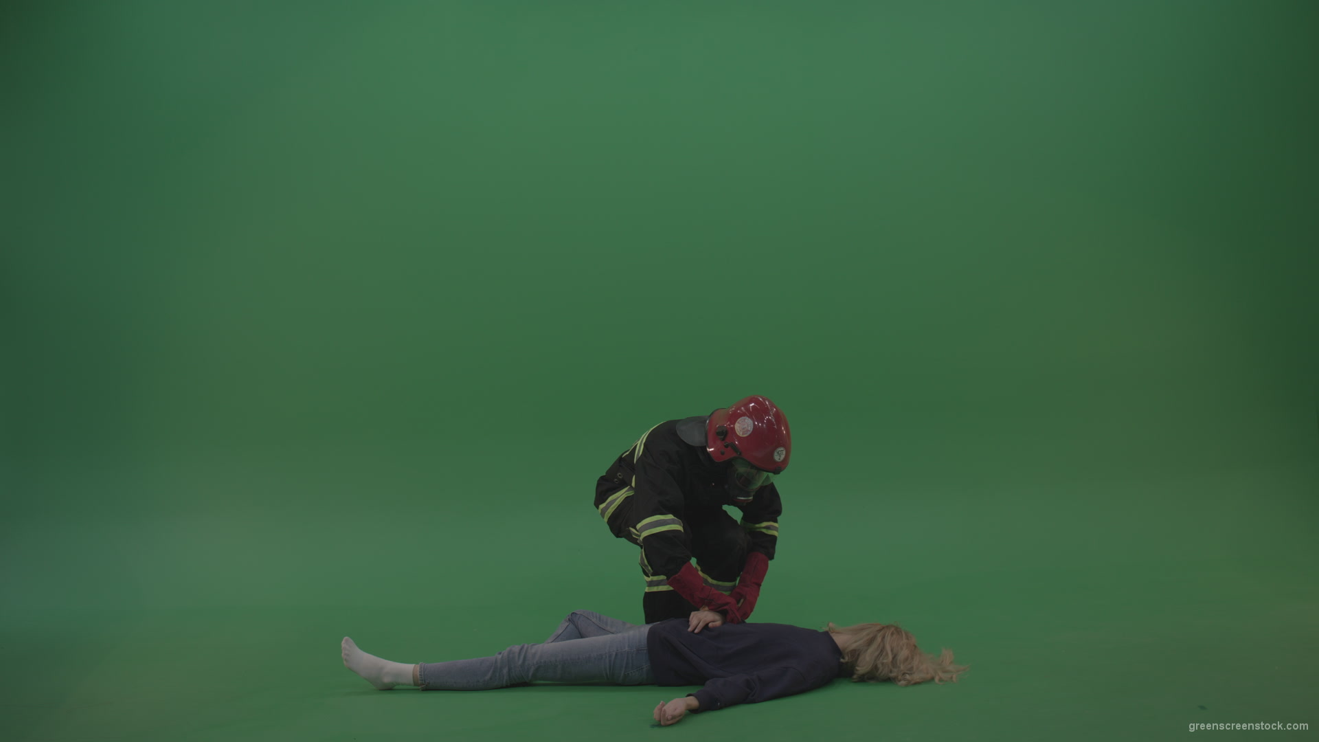Brave_Fireman_Runs_To_Unconscious_Young_Victim_Girl_Slightly_Wakes_Her_Up_Takes_On_Strong_Hands_And_Carries_Towards_Safety_On_Green_Screen_Wall_Background_004 Green Screen Stock