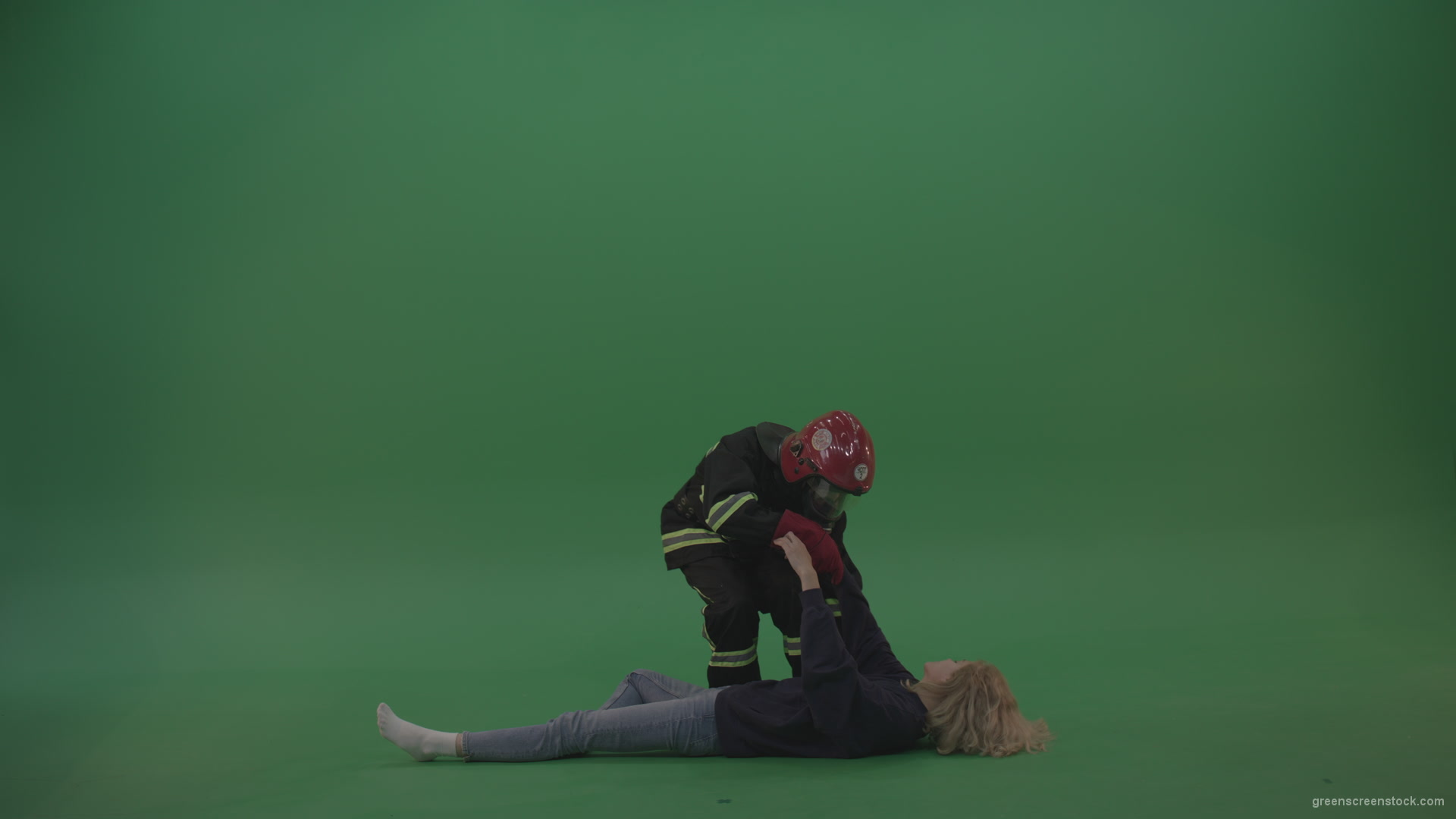 Brave_Fireman_Runs_To_Unconscious_Young_Victim_Girl_Slightly_Wakes_Her_Up_Takes_On_Strong_Hands_And_Carries_Towards_Safety_On_Green_Screen_Wall_Background_005 Green Screen Stock