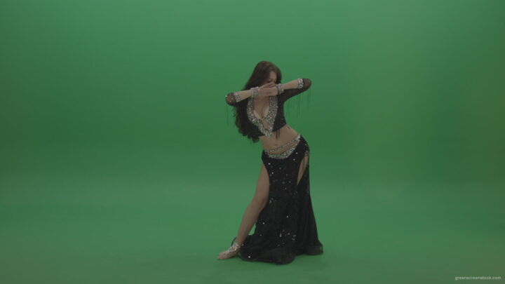 Admirable-belly-dancer-in-black-wear-display-amazing-dance-moves-over-chromakey-background_004 Green Screen Stock