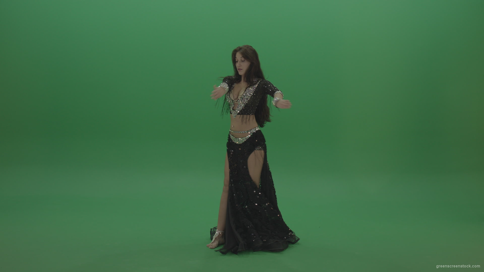 Adorable-belly-dancer-in-black-wear-display-amazing-dance-moves-over-chromakey-background_002 Green Screen Stock