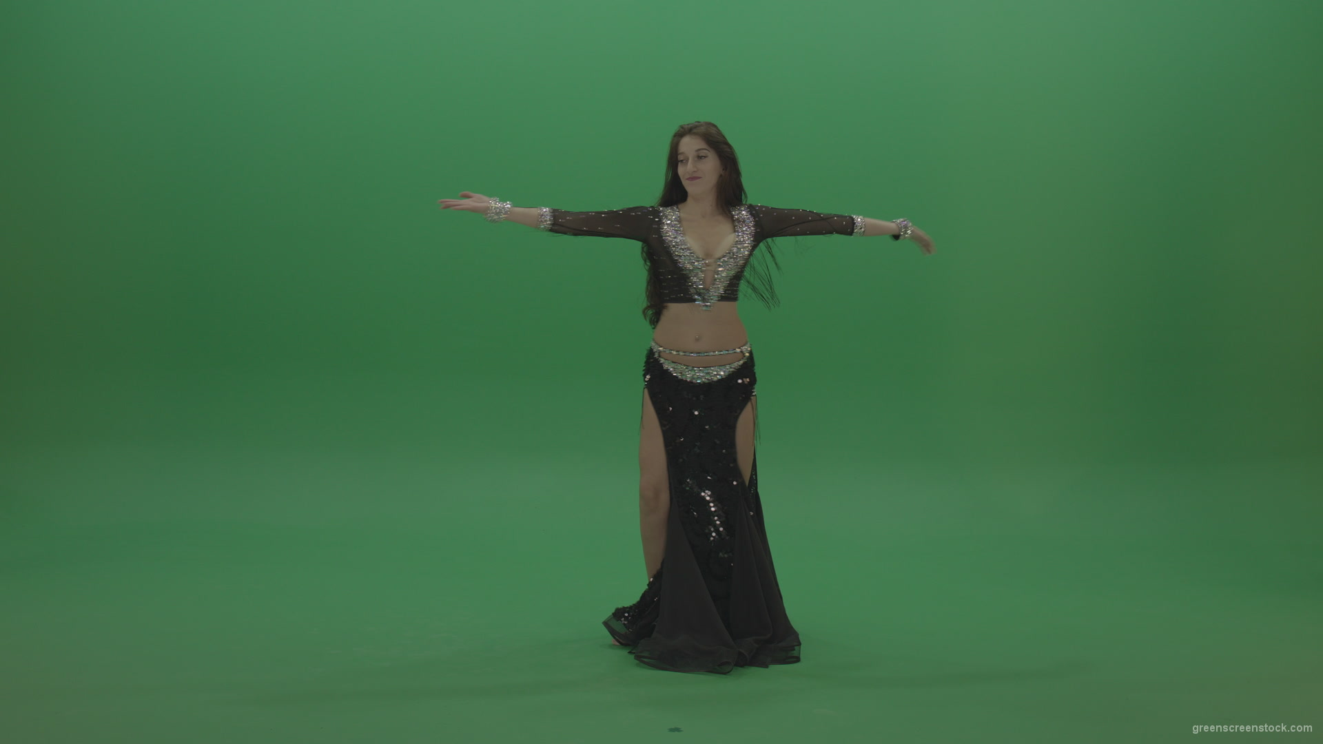Appealing-belly-dancer-in-black-wear-display-amazing-dance-moves-over-chromakey-background_002 Green Screen Stock