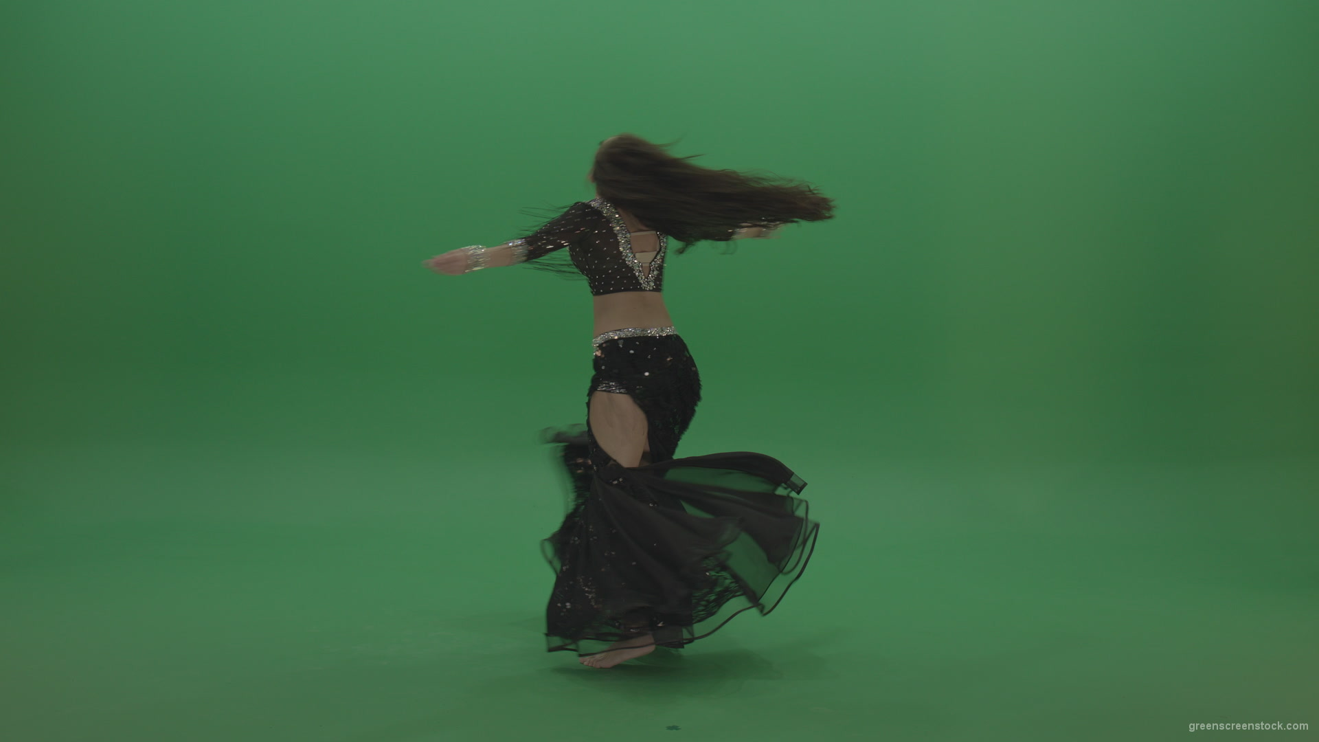 vj video background Appealing-belly-dancer-in-black-wear-display-amazing-dance-moves-over-chromakey-background_003
