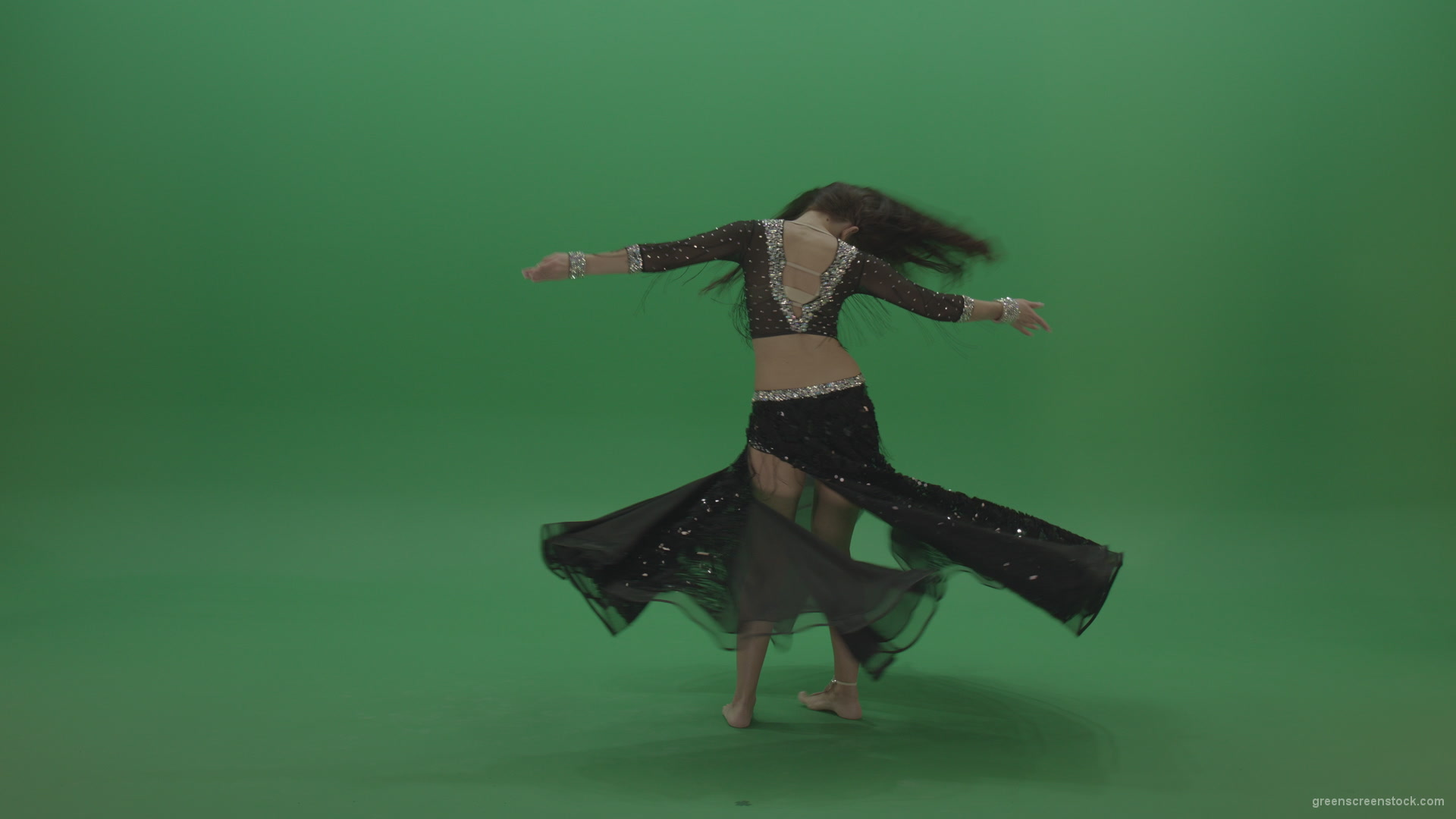 Appealing-belly-dancer-in-black-wear-display-amazing-dance-moves-over-chromakey-background_006 Green Screen Stock