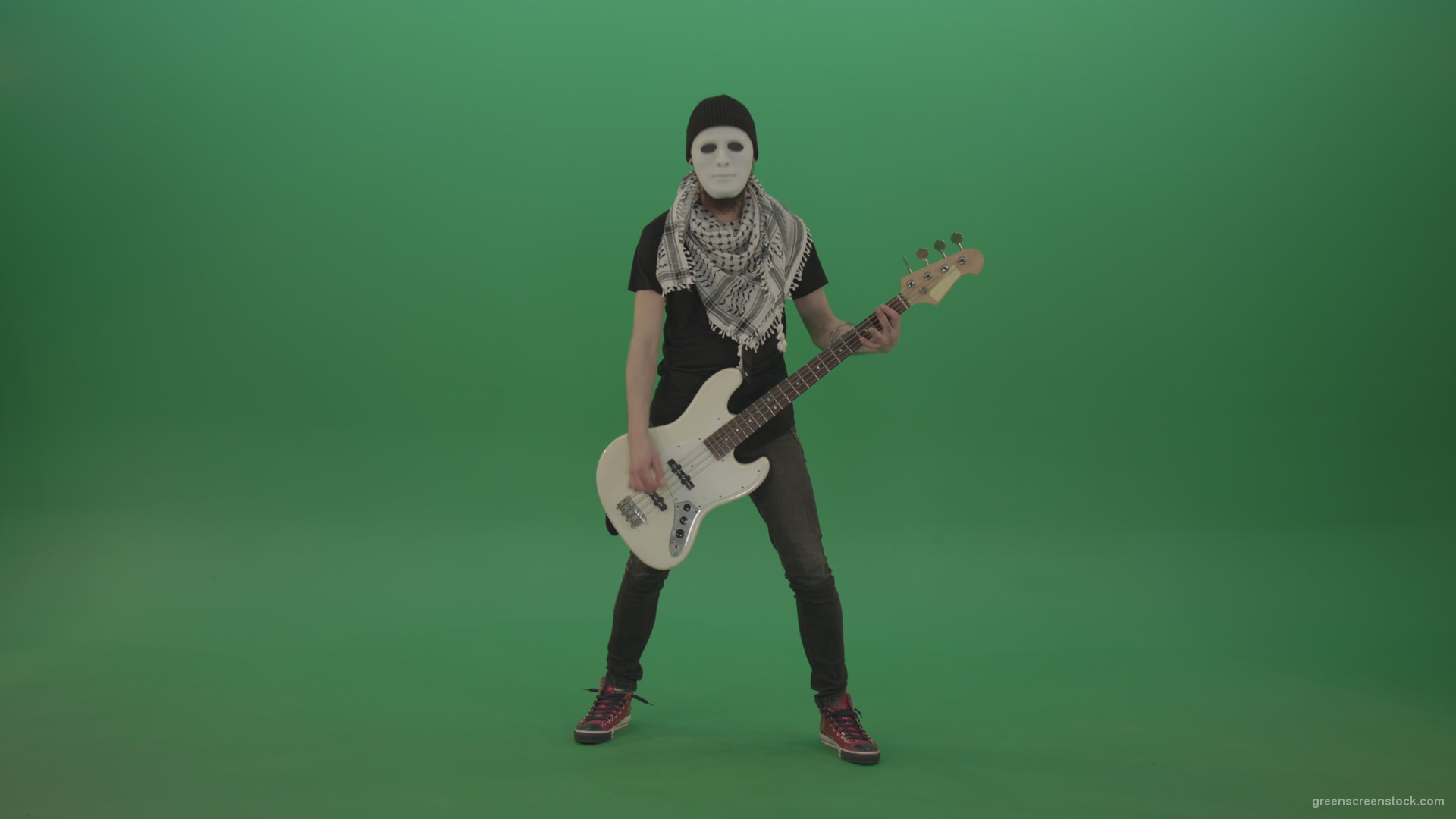 vj video background Bass-guitaris-in-full-size-play-white-guitar-in-white-mask-on-chromakey-green-screen_003