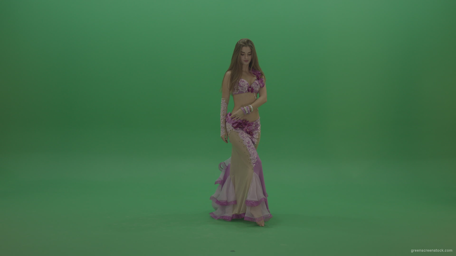 Beautiful-belly-dancer-display-amazing-dance-moves-over-chromakey-background_001 Green Screen Stock