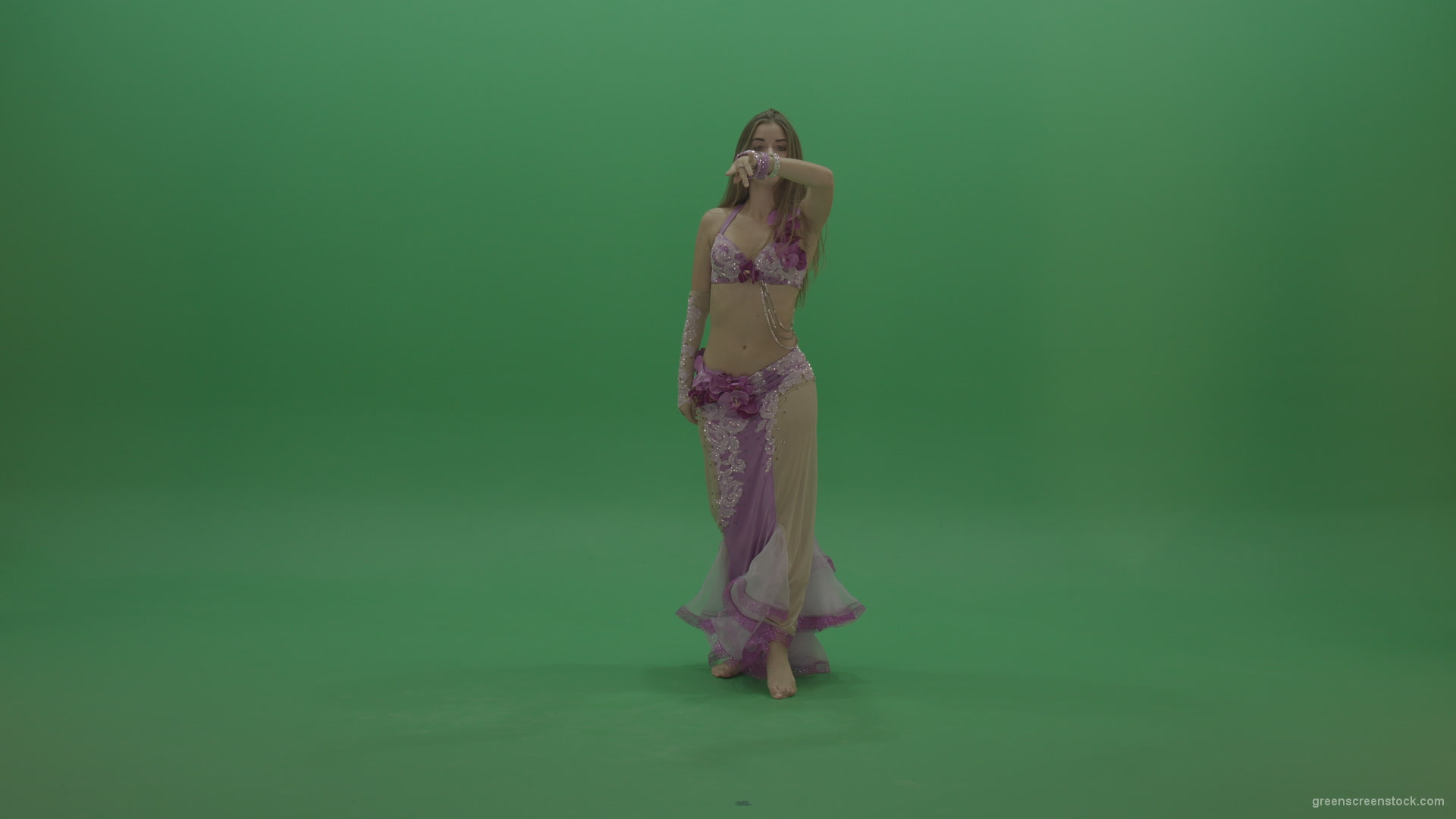 Beautiful-belly-dancer-display-amazing-dance-moves-over-chromakey-background_005 Green Screen Stock