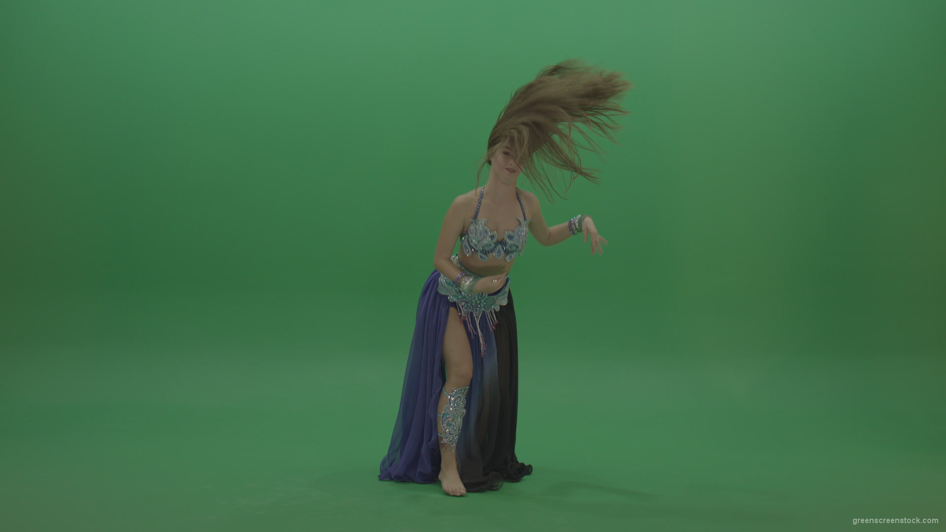Foxy-belly-dancer-in-purple-and-black-wear-display-amazing-dance-moves-over-chromakey-background_006 Green Screen Stock