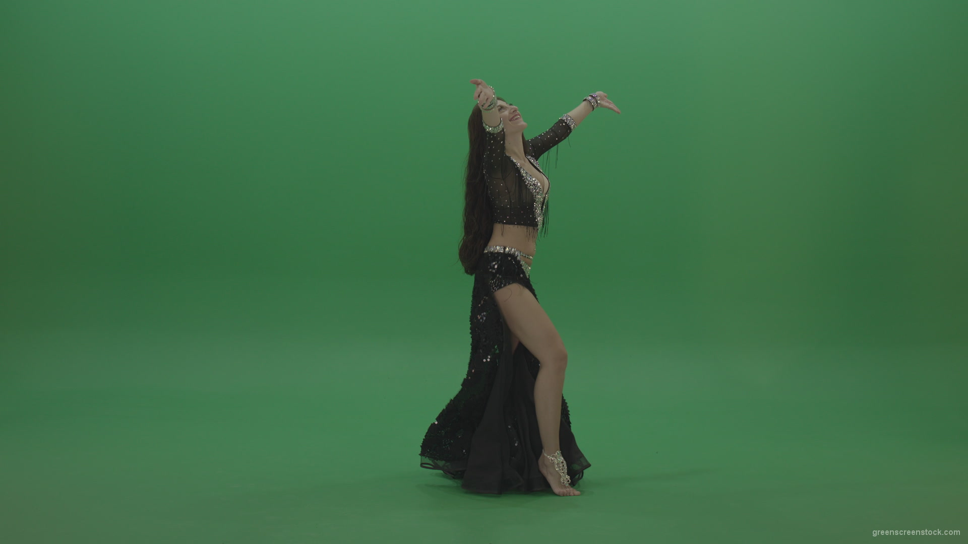 Gorgeous-belly-dancer-in-black-wear-display-amazing-dance-moves-over-chromakey-background_004 Green Screen Stock