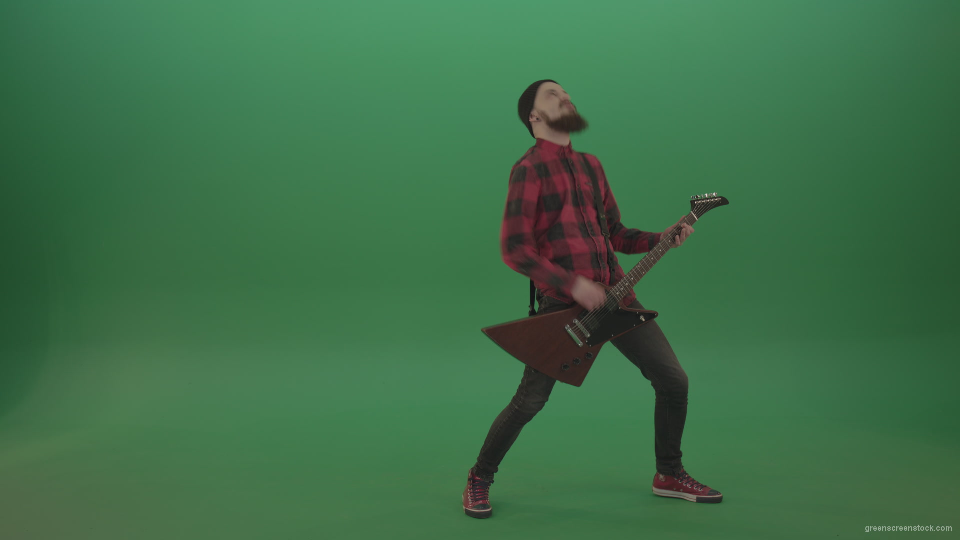 vj video background Punk-rock-full-size-man-guitarist-play-guitar-with-emotions-on-green-screen_003