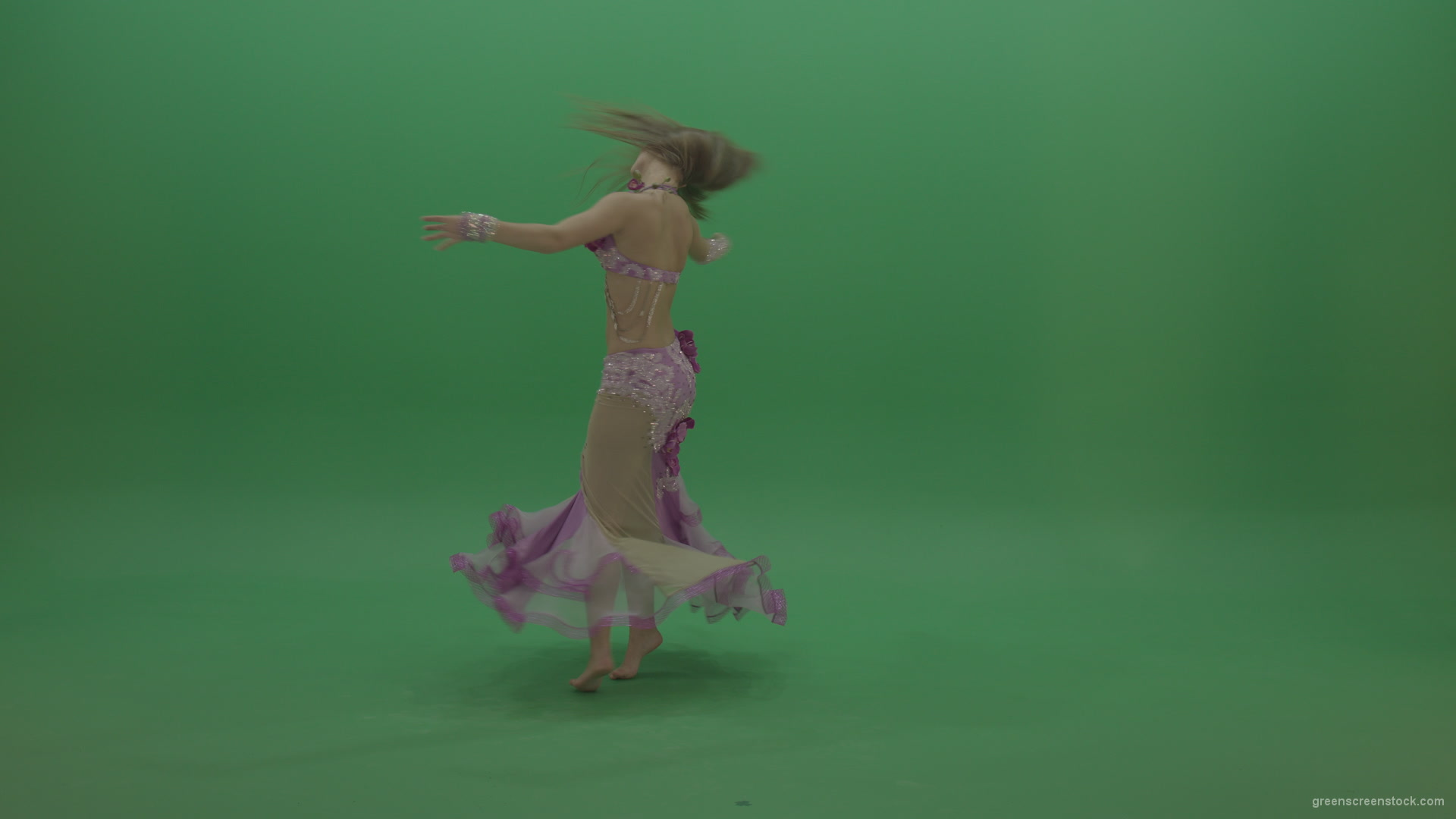 Sightly-belly-dancer-in-pink-wear-display-amazing-dance-moves-over-chromakey-background_004 Green Screen Stock