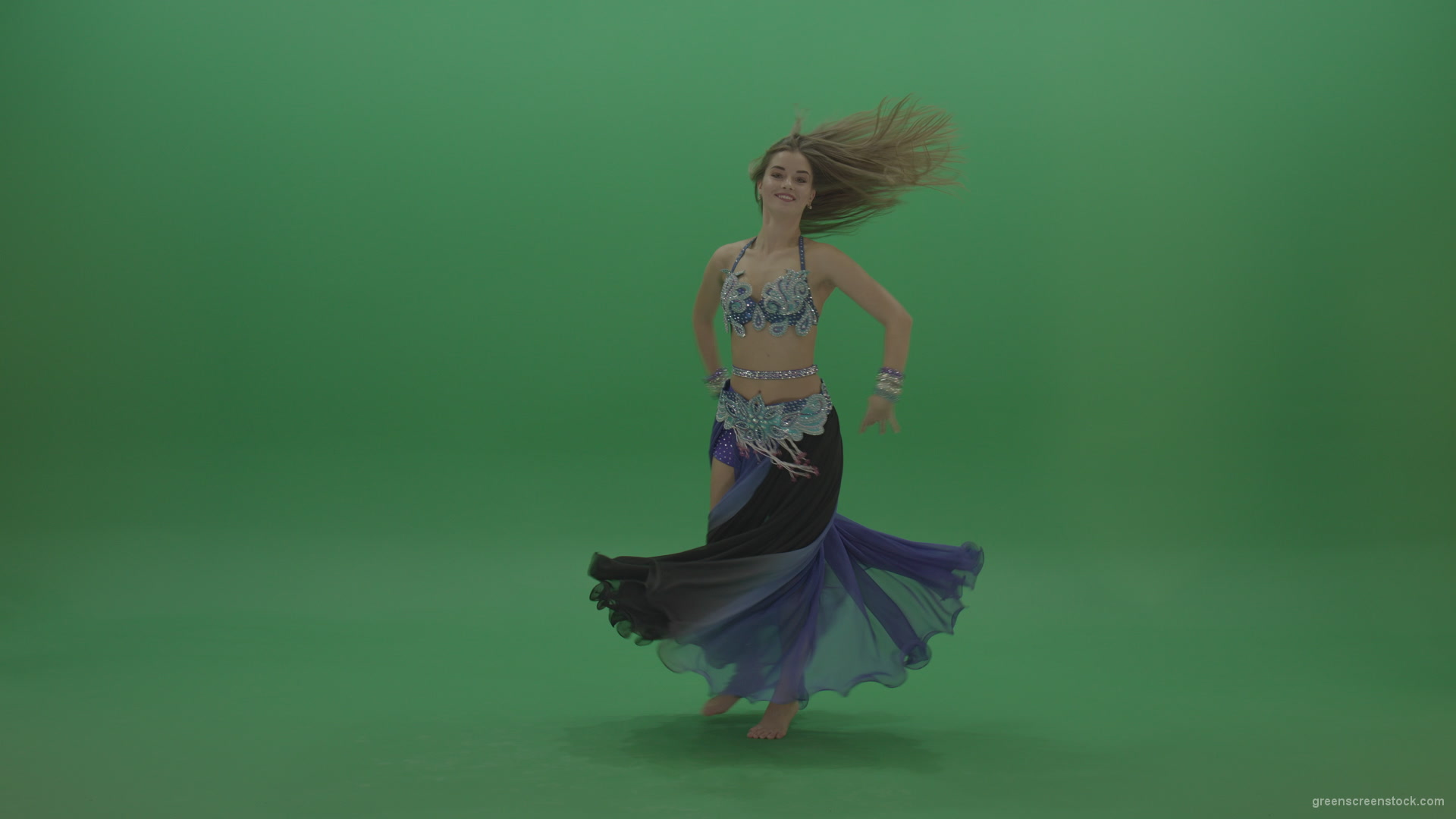 vj video background Splendid-belly-dancer-in-purple-and-black-wear-display-amazing-dance-moves-over-chromakey-background_003