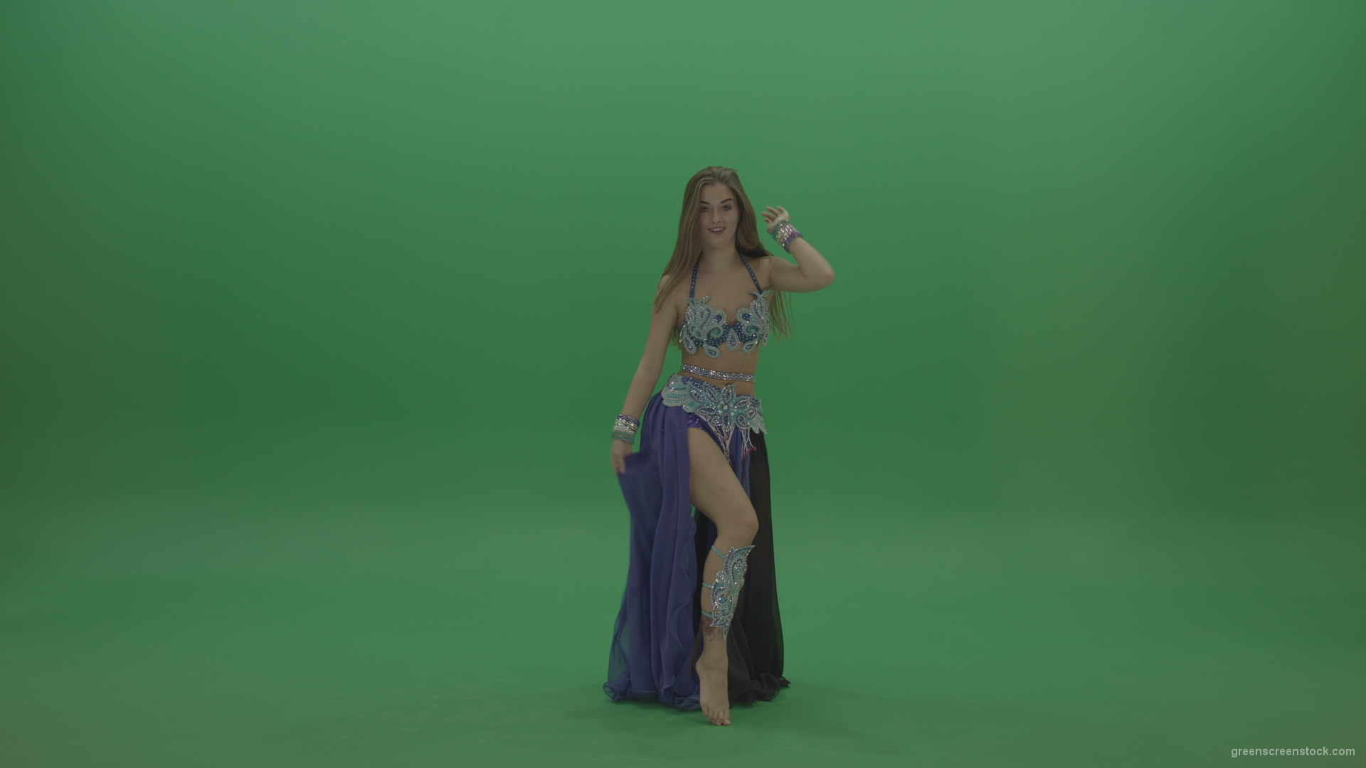 Splendid-belly-dancer-in-purple-and-black-wear-display-amazing-dance-moves-over-chromakey-background_005 Green Screen Stock