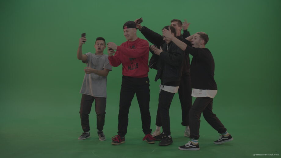 vj video background Break-dance-team-take-group-selfies-over-green-screen-background_003