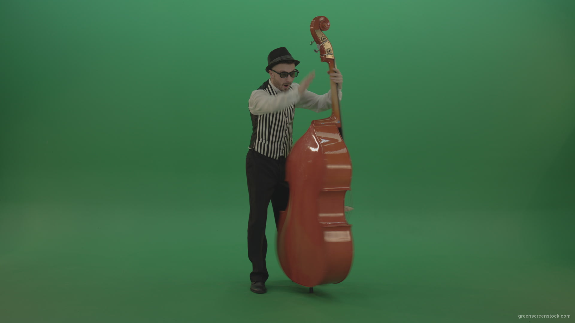 Full-size-man-play-jazz-on-double-bass-String-music-instrument-isolated-on-green-screen_006 Green Screen Stock