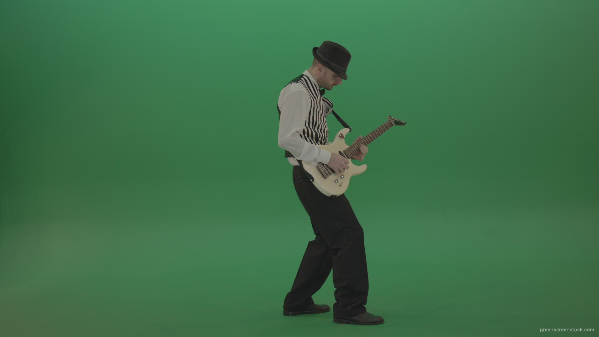Jazz-man-musician-play-guitar-solo-music-in-guitar-on-green-screen-isolated-in-side-view_001 Green Screen Stock