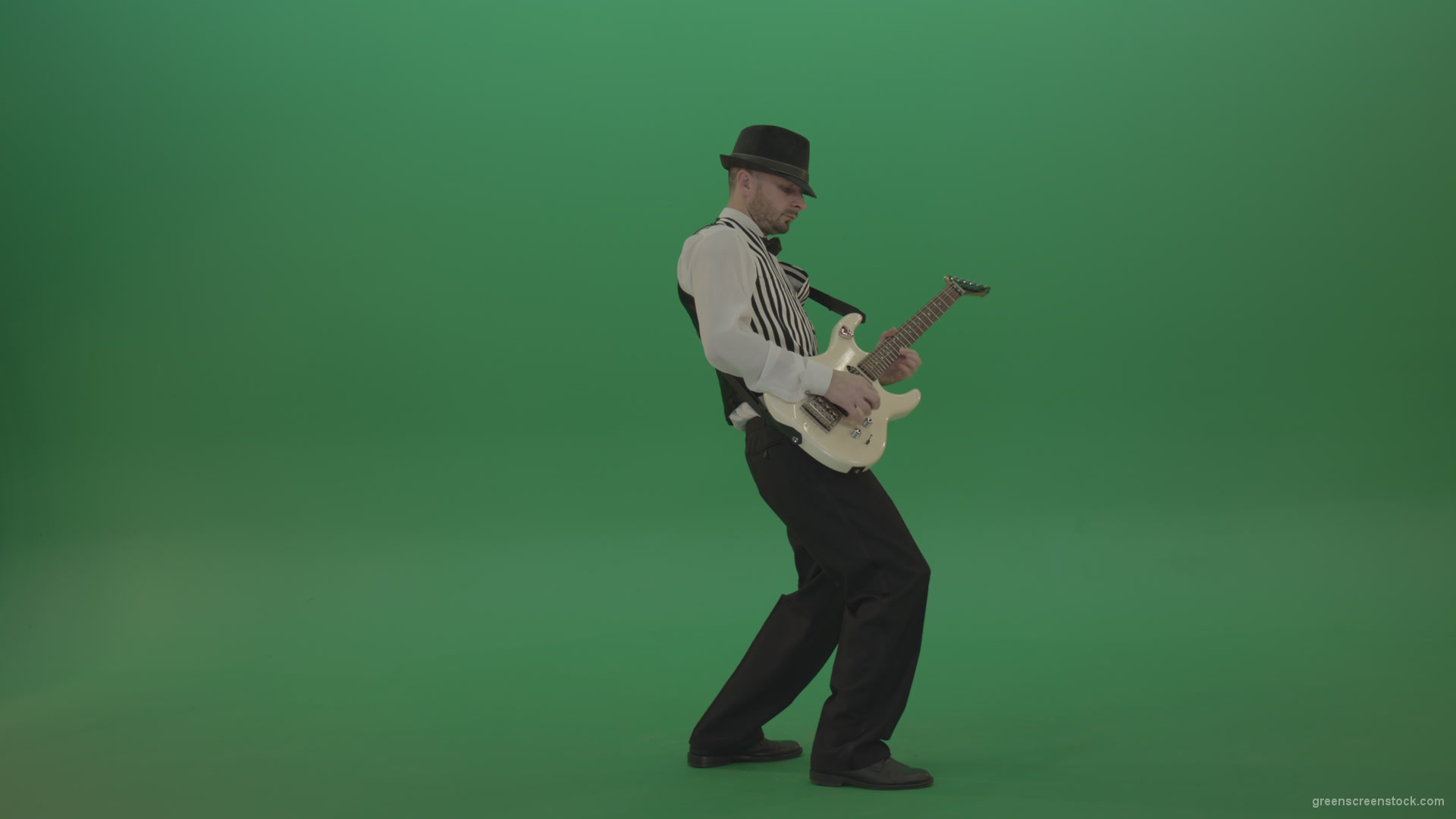 Jazz-man-musician-play-guitar-solo-music-in-guitar-on-green-screen-isolated-in-side-view_004 Green Screen Stock