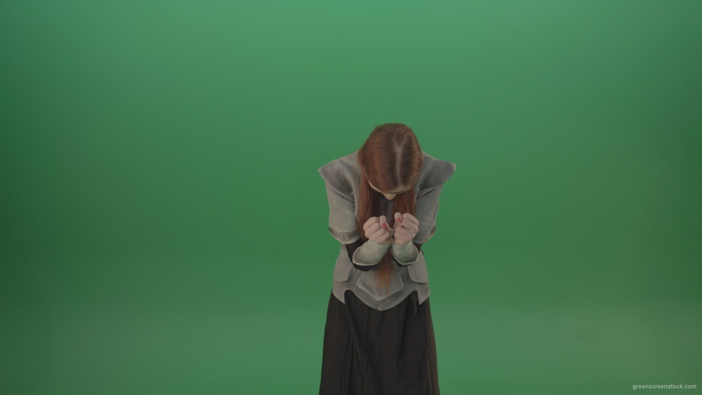 vj video background Аngry-girl-yelling-and-waving-her-hands-on-a-green-background._003