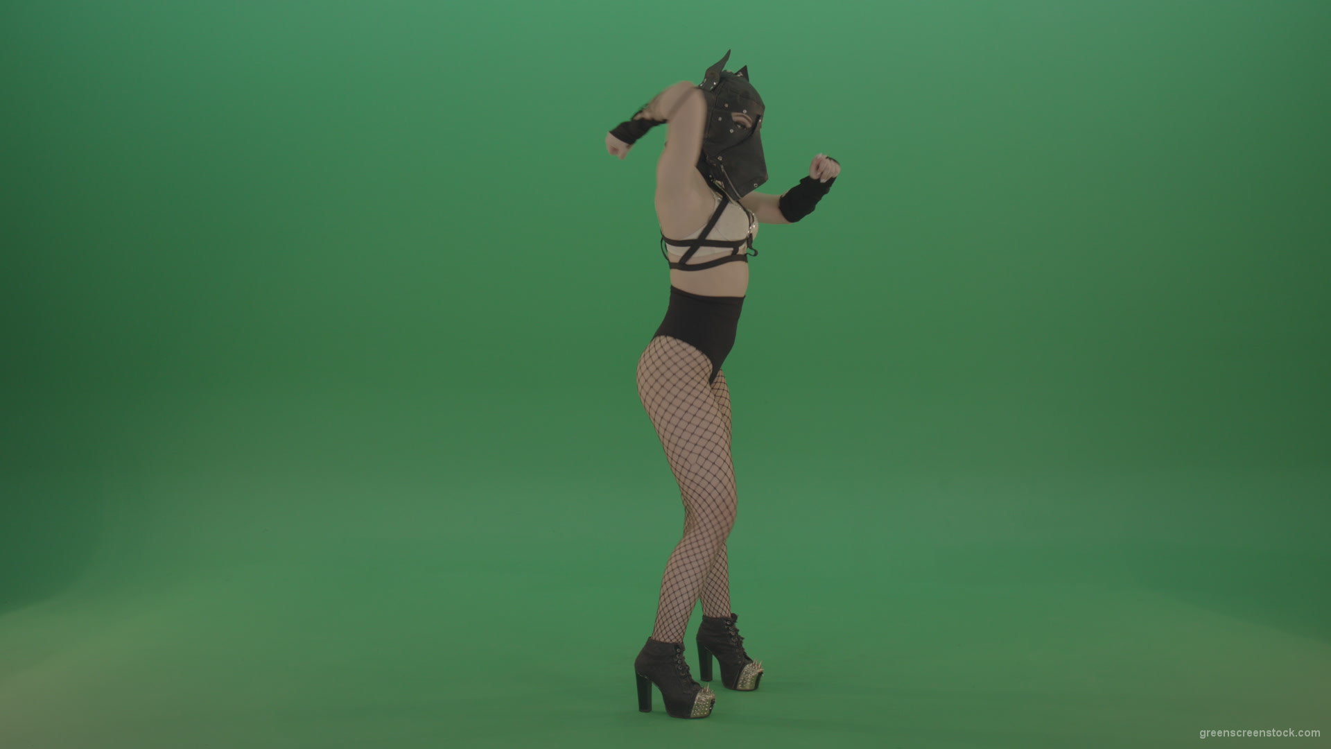 EDM-Girl-in-Wolf-Mask-making-fight-beats-on-green-screen_002 Green Screen Stock