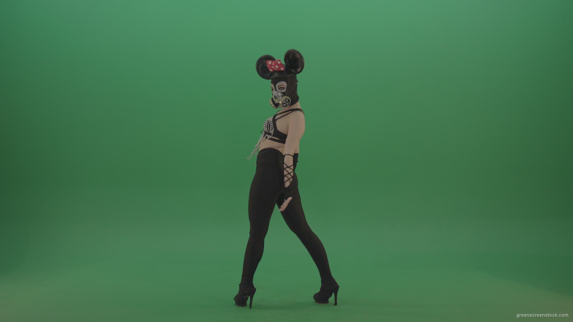 Mouse-Girl-in-mask-dancing-go-go-shaking-ass-and-posing-on-green-screen_001 Green Screen Stock