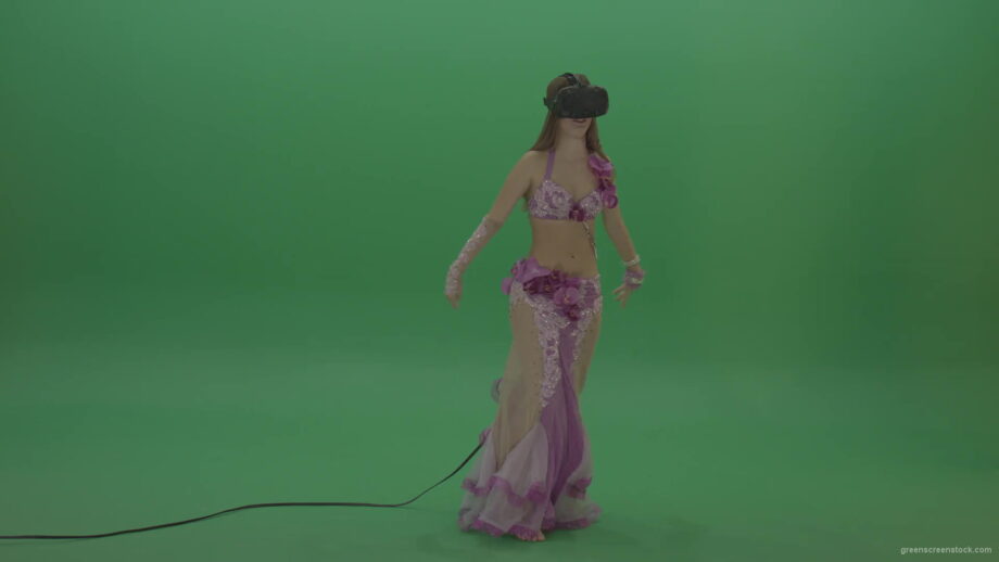 vj video background Beautiful-belly-dancer-in-purple-wear-and-VR-headset-dances-over-green-screen-background-1920_003