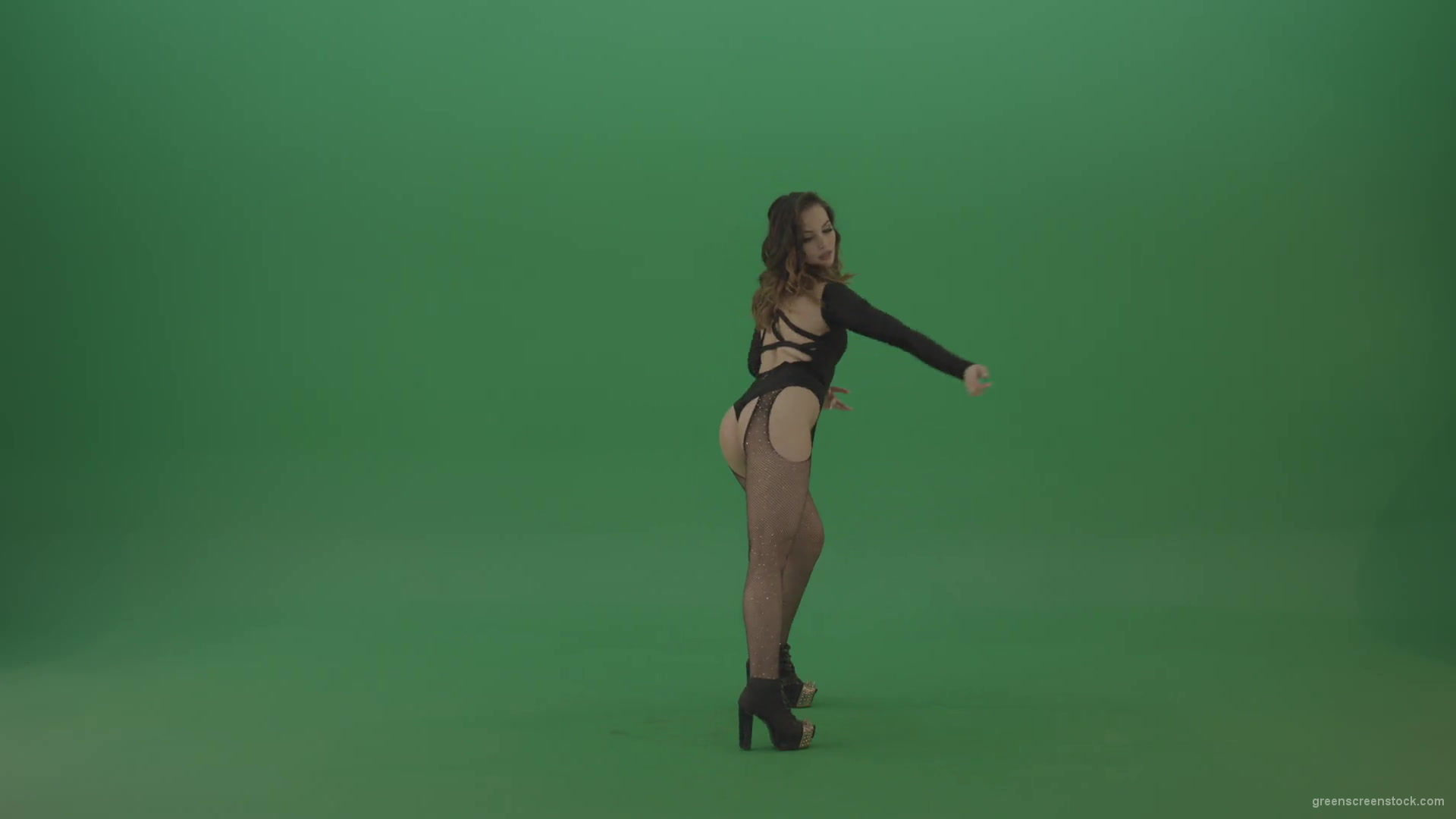 Beauty-girl-funny-shaking-the-ass-and-dancing-isolated-on-green-screen-1920_008 Green Screen Stock