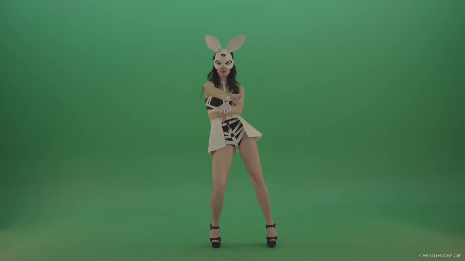 Sexy-posing-Bunny-Girl-dancing-Go-Go-Rabbit-Dance-over-Green-Screen-1920_002 Green Screen Stock