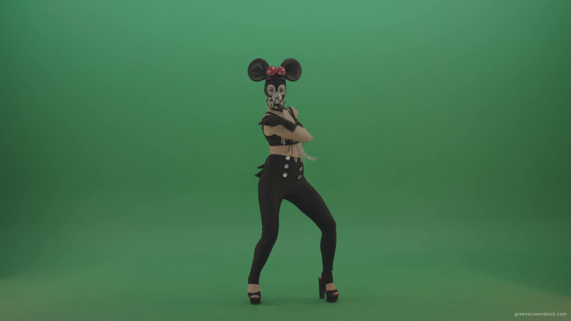 vj video background Beautiful-beautiful-girl-with-eyelets-Mickey-Mouse-dancing-on-green-screen-1920_003