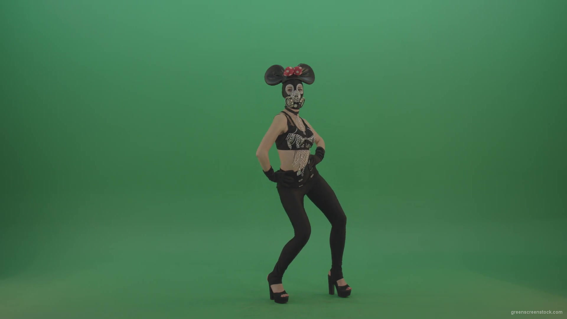 Sexy-dancing-mouse-girl-slowly-dance-in-mask-on-green-screen-1920_004 Green Screen Stock