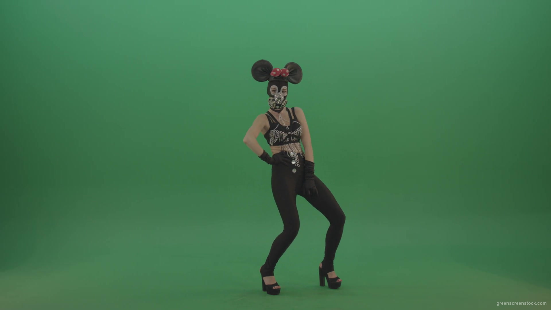 Sexy-dancing-mouse-girl-slowly-dance-in-mask-on-green-screen-1920_005 Green Screen Stock