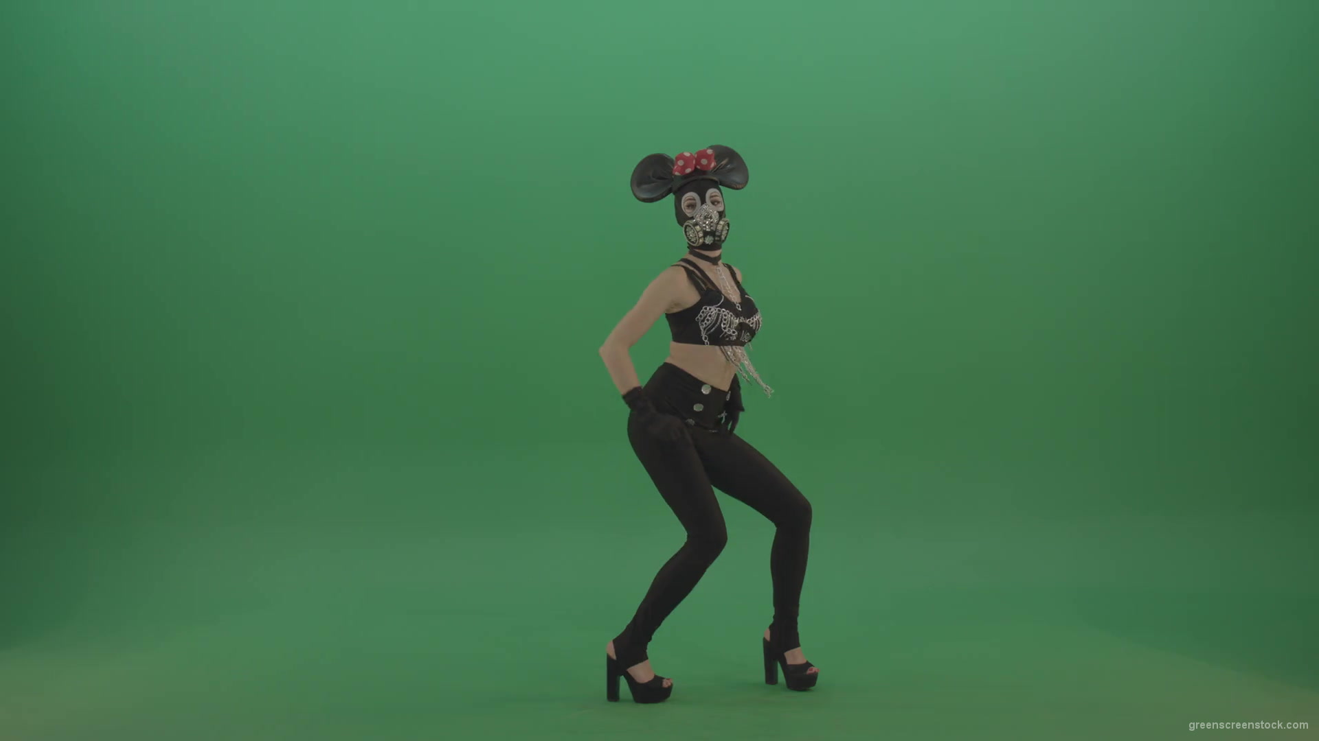 Sexy-dancing-mouse-girl-slowly-dance-in-mask-on-green-screen-1920_006 Green Screen Stock
