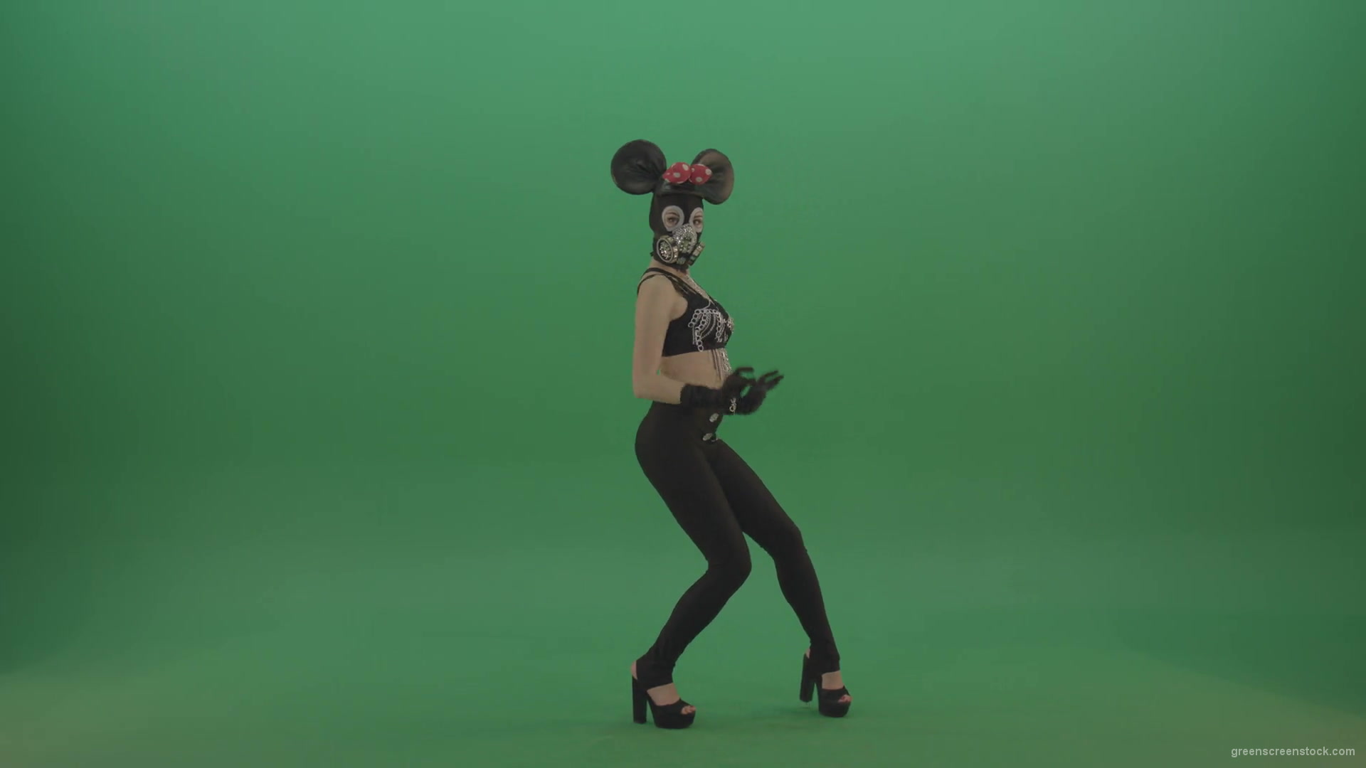 Sexy-dancing-mouse-girl-slowly-dance-in-mask-on-green-screen-1920_007 Green Screen Stock