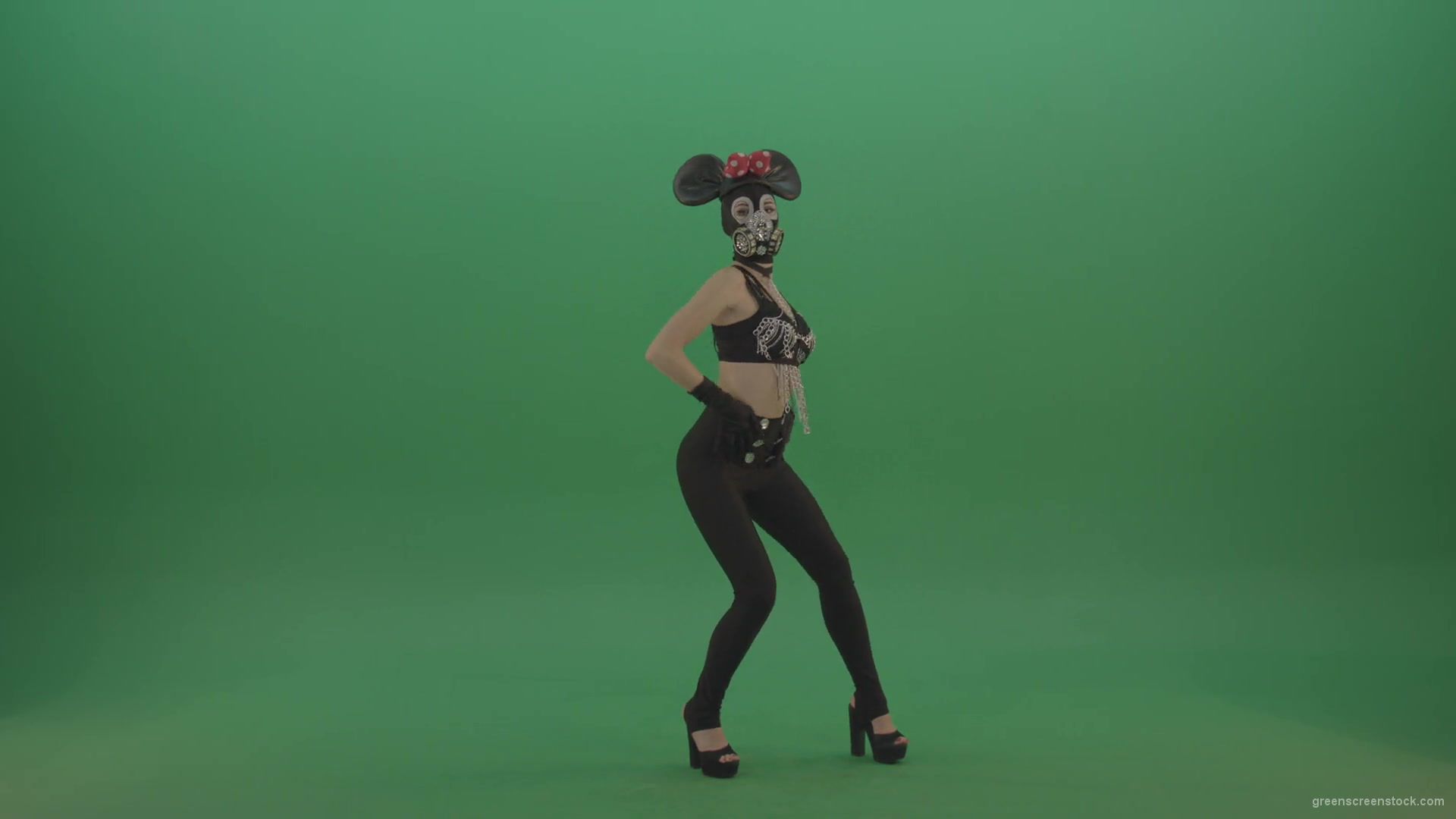 Sexy-dancing-mouse-girl-slowly-dance-in-mask-on-green-screen-1920_008 Green Screen Stock