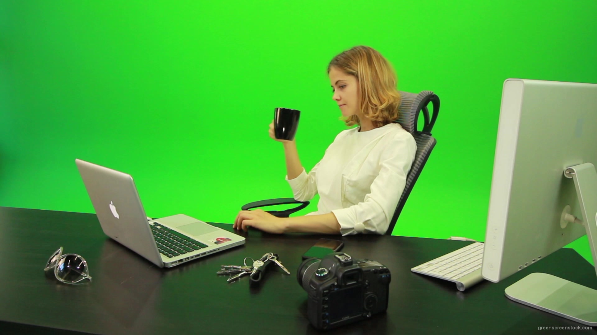 Business-Woman-Relaxing-and-Drinking-Coffee-after-Hard-Work-Green-Screen-Footage_005 Green Screen Stock