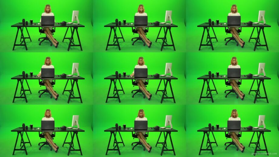Business-Woman-Working-in-the-Office-2-Green-Screen-Footage Green Screen Stock