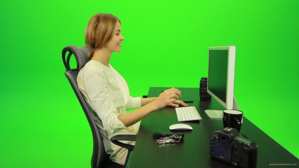 vj video background Laughing-Woman-Working-on-the-Computer-Green-Screen-Footage_003
