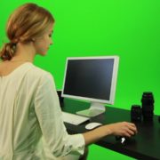 vj video background Woman-Sits-Down-and-Works-on-the-Computer-Green-Screen-Footage_003