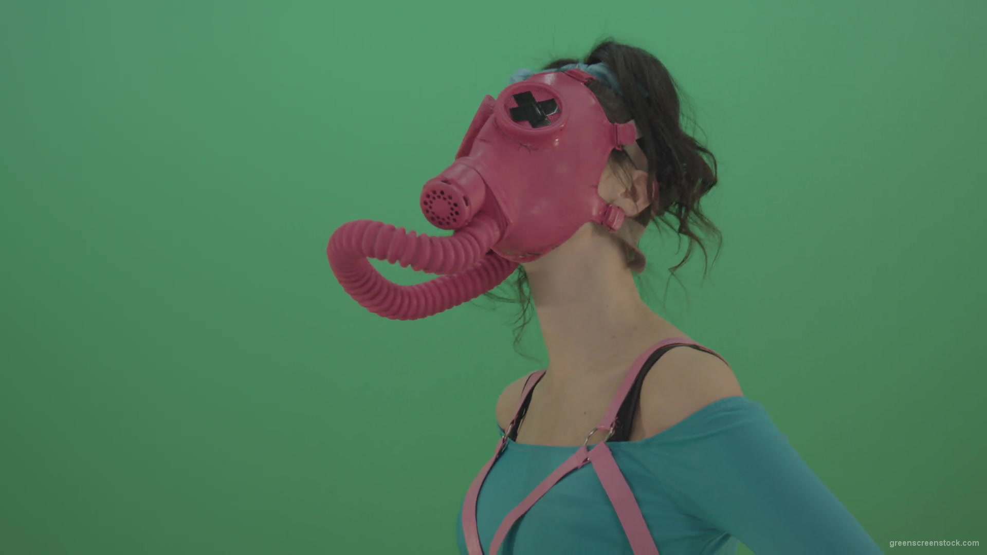 vj video background Pink-head-in-Gas-Mask-moving-Go-Go-Dance-isolated-on-green-screen-4K-Video-Footage-1920_003