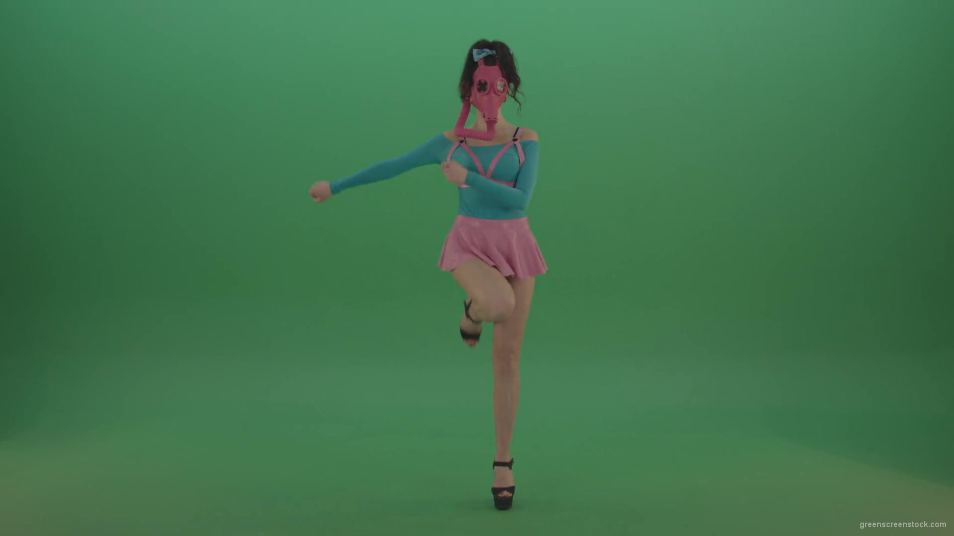 vj video background Sexy-Girl-in-Pink-Gas-Mask-marching-isolated-on-Green-Screen-4K-Video-Footage-1920_003