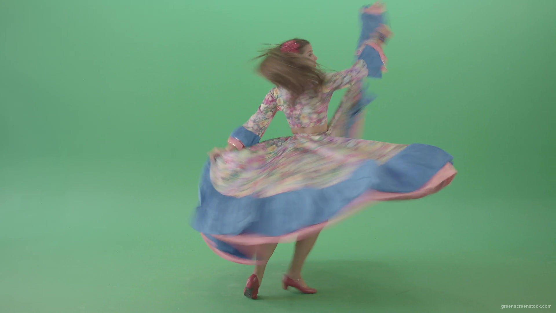 Balkan-Gipsy-Girl-spinning-and-dance-isolated-on-Green-Screen-4K-Video-Footage-1920_005 Green Screen Stock