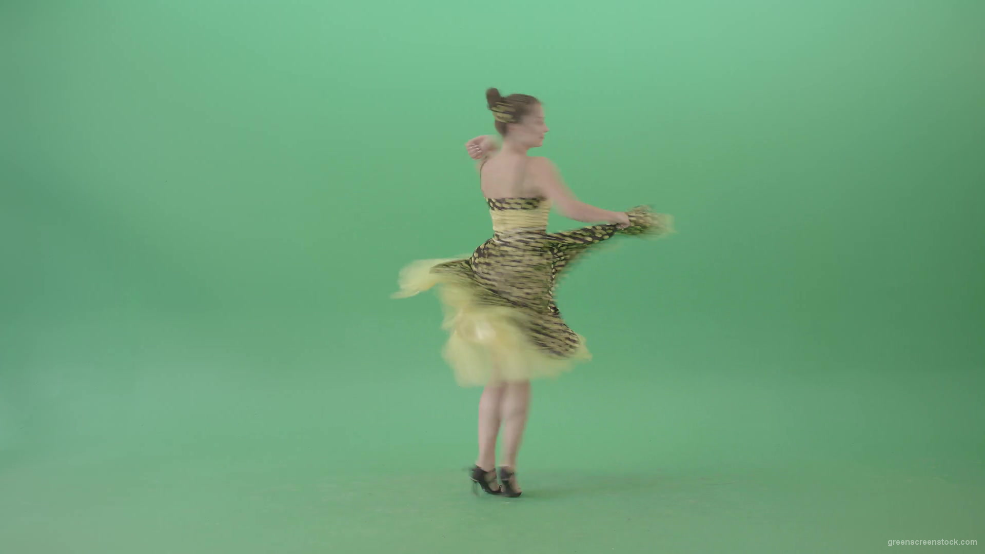 Beautiful-Woman-dancing-Boogie-woogie-and-jumping-in-Jazz-dance-isolated-on-Green-Screen-4K-Video-Footage-1920_007 Green Screen Stock
