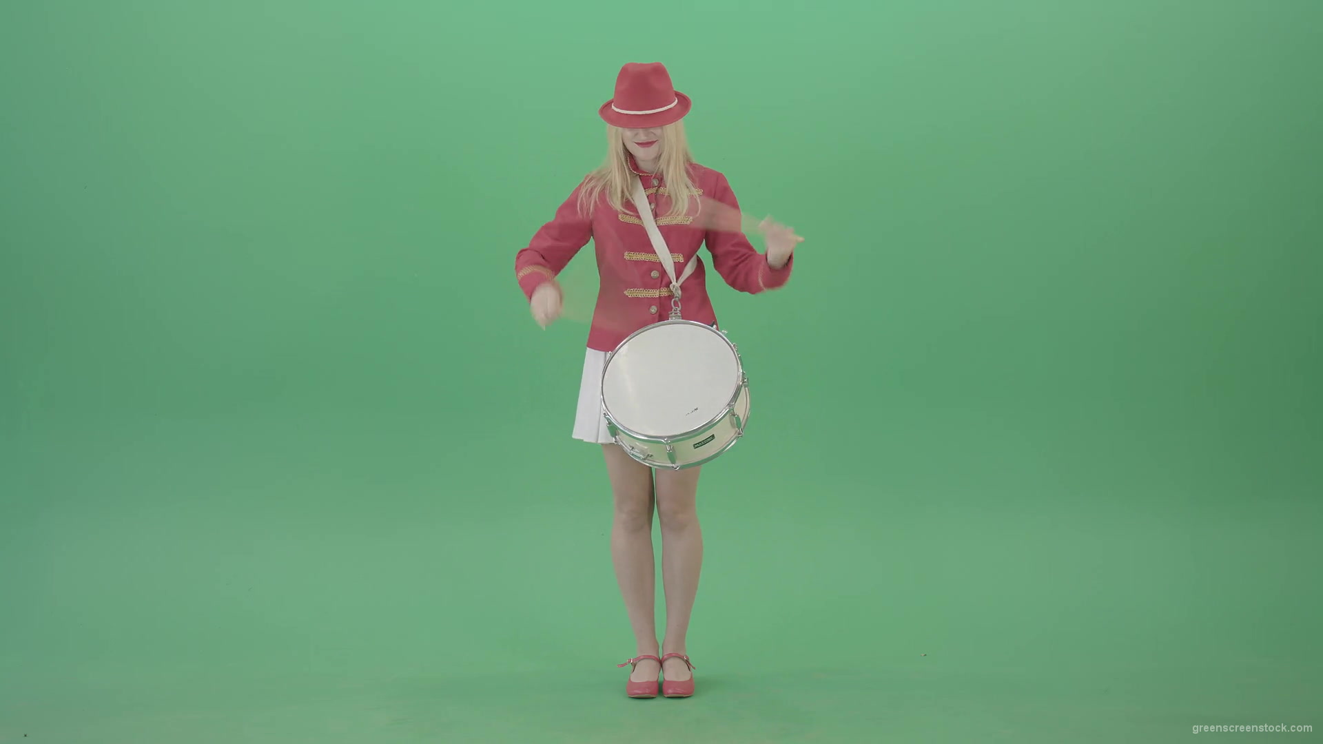 Blonde-woman-in-military-celebration-uniform-play-snare-drum-isolated-on-green-screen-4K-Video-footage-1920_007 Green Screen Stock