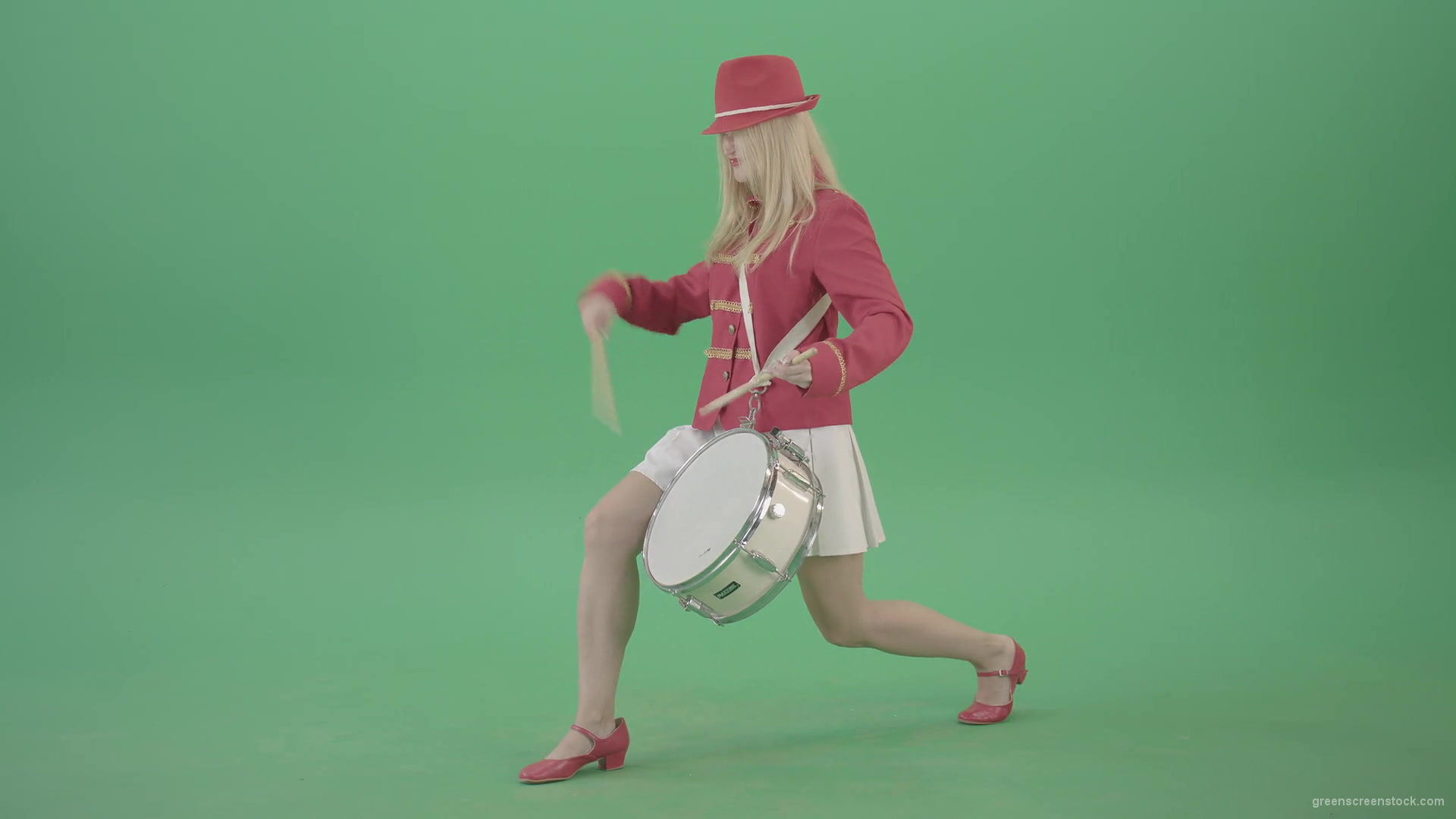 Blondie-is-ready-for-adventure-making-beats-on-snare-drum-isolated-on-Green-Screen-4K-Video-Footage-1920_004 Green Screen Stock